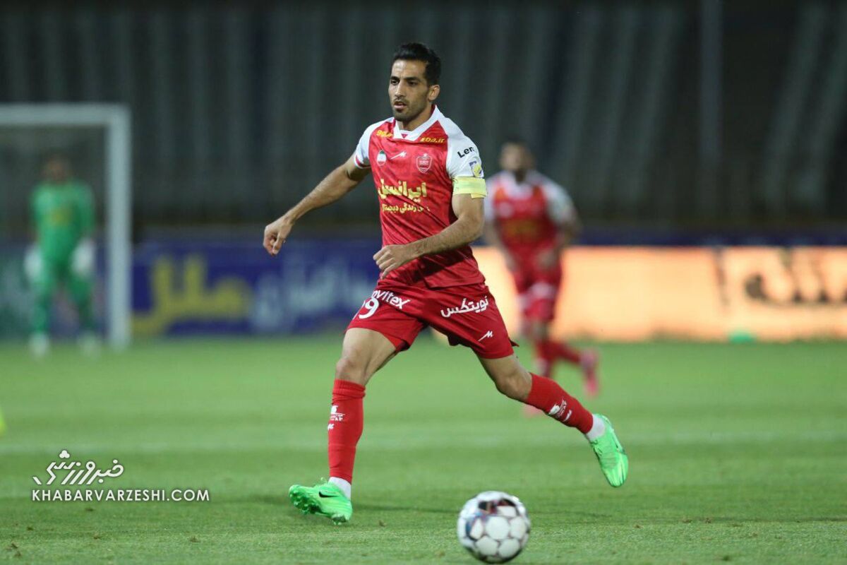 حسرت بزرگی که کاپیتان پرسپولیس را رها نکرد/ گل قهرمانی را باید وحید امیری می زد! حسرت بزرگی که کاپیتان پرسپولیس را رها نکرد/ گل قهرمانی را باید وحید امیری می زد!