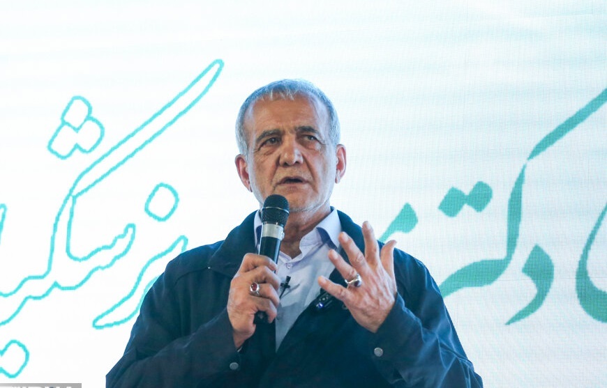 پزشکیان: آن‌هایی که باید کتک بخورند، ما هستیم / دختران ما با اعتقادات ما مشکلی ندارند اما وقتی آن‌ها را مقابل خود قرار می‌دهیم و ضد دین می کنیم، آن ها را بدل به کسی می‌کنیم که متنفر می‌شود