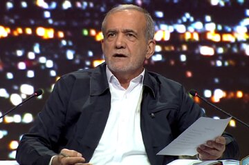 پزشکیان: در دور زدن تحریم‌ها کلی بخور بخور وجود دارد/ماشین‌های دسته دوم برای ما افتخار است؟ /از نظر فساد در دنیا از آخر ۱۵ هستیم