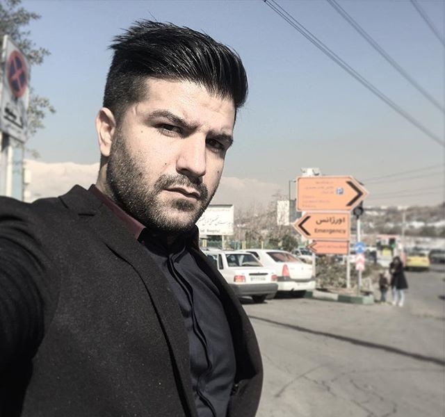 کنایه بامزه آقای خواننده به پیامک‌های انتخاباتی