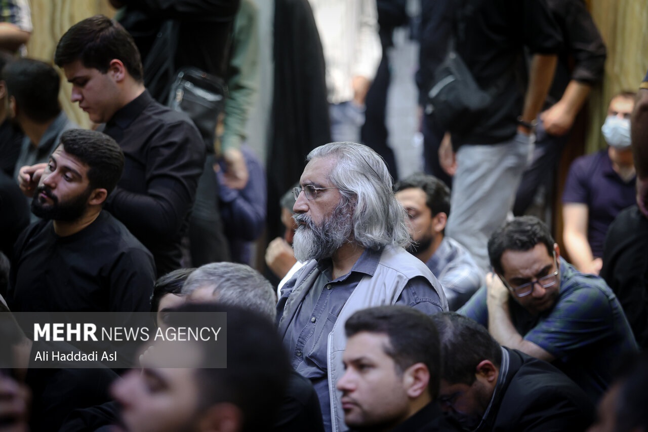 عکس / وحید جلیلی، قائم مقام صداوسیما، در میان اعضای ستاد جلیلی که از آن ها تقدیر شد عکس / وحید جلیلی، قائم مقام صداوسیما، در میان اعضای ستاد جلیلی که از آن ها تقدیر شد