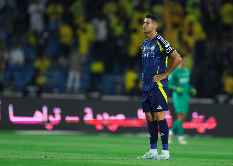 حمله عربستانیها به رونالدو: پایش را از گلیمش دراز تر کرده است!