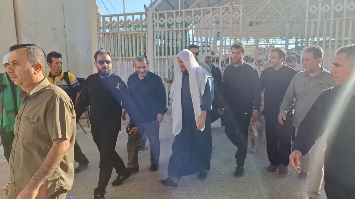 پوشش متفاوت سیدحسن خمینی در سفر به اربعین