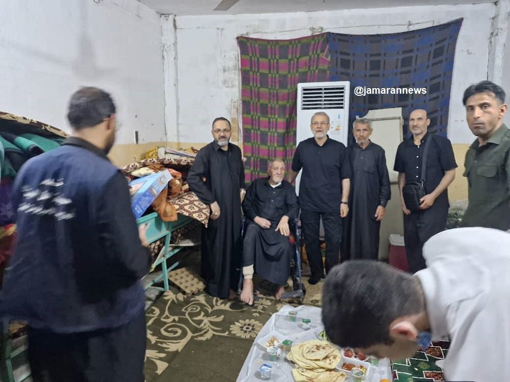 قابی از حضور لاریجانی در موکب اربعین