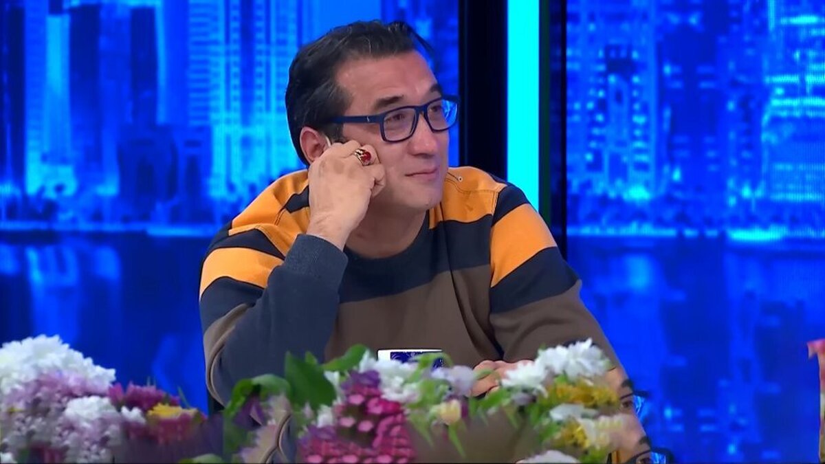 تصویر غمبار از اشکهای خداداد بر پیکر پدرش