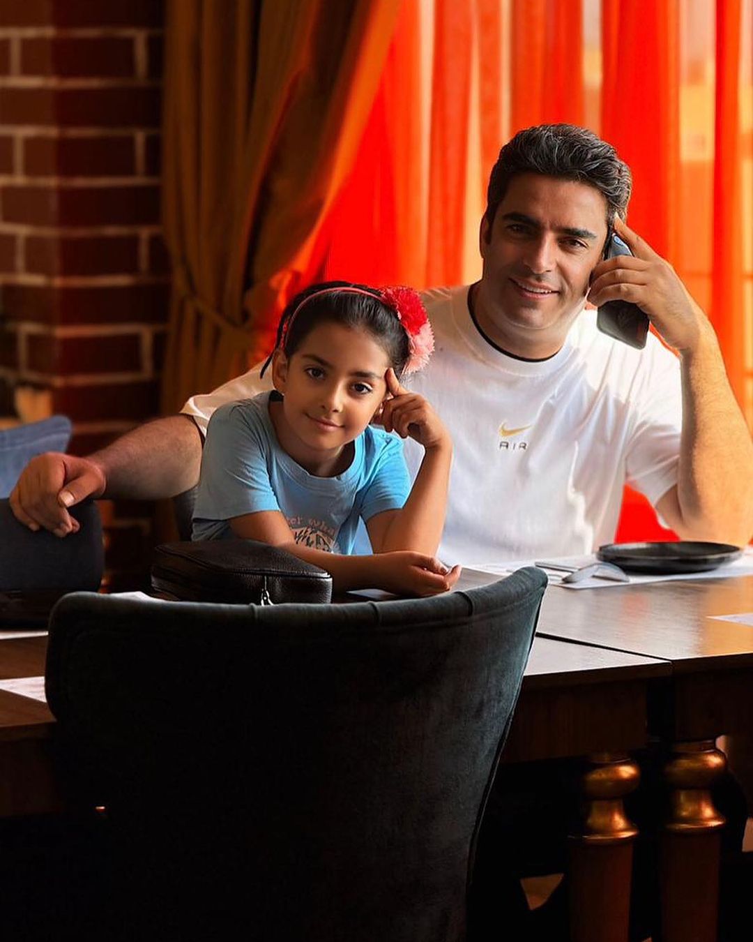 ژستهای جالب منوچهر هادی و سوفیا مقابل دوربین