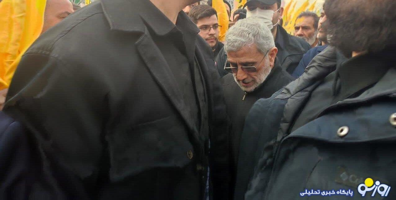 عکس/ سردار قاآنی در بین مردم بدون لباس نظامی عکس/ سردار قاآنی در بین مردم بدون لباس نظامی