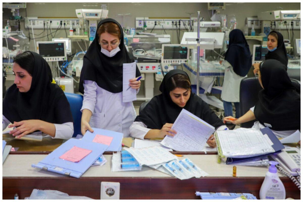 استخدام پرستاران به روی/کمبود حداقل ۱۴۰ هزار پرستار در کشور استخدام پرستاران به روی/کمبود حداقل ۱۴۰ هزار پرستار در کشور