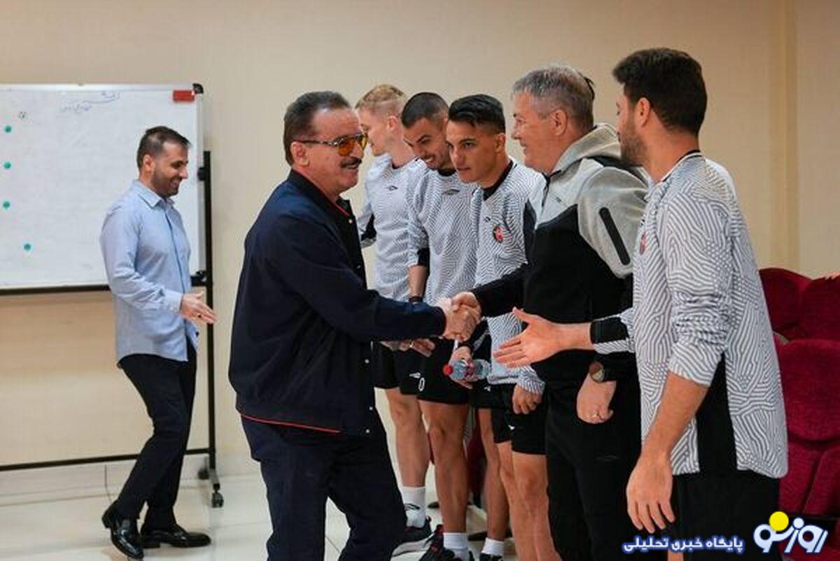 ستاره‌های پرسپولیس و استقلال تماس می‌گیرند و می‌خواهند به تراکتور بیایند