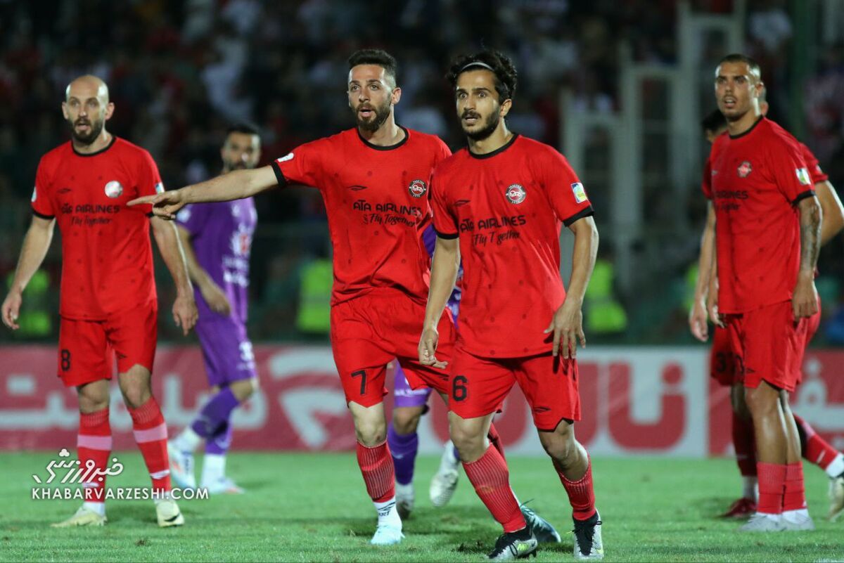 یک پرسپولیسی از تراکتور جدا شد یک پرسپولیسی از تراکتور جدا شد