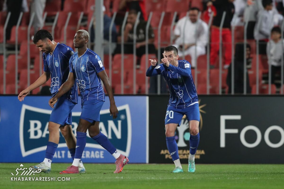 یاسر آسانی رکورد میزند؛ ستاره استقلال با پنالتی در کورس آقای گلی یاسر آسانی رکورد میزند؛ ستاره استقلال با پنالتی در کورس آقای گلی