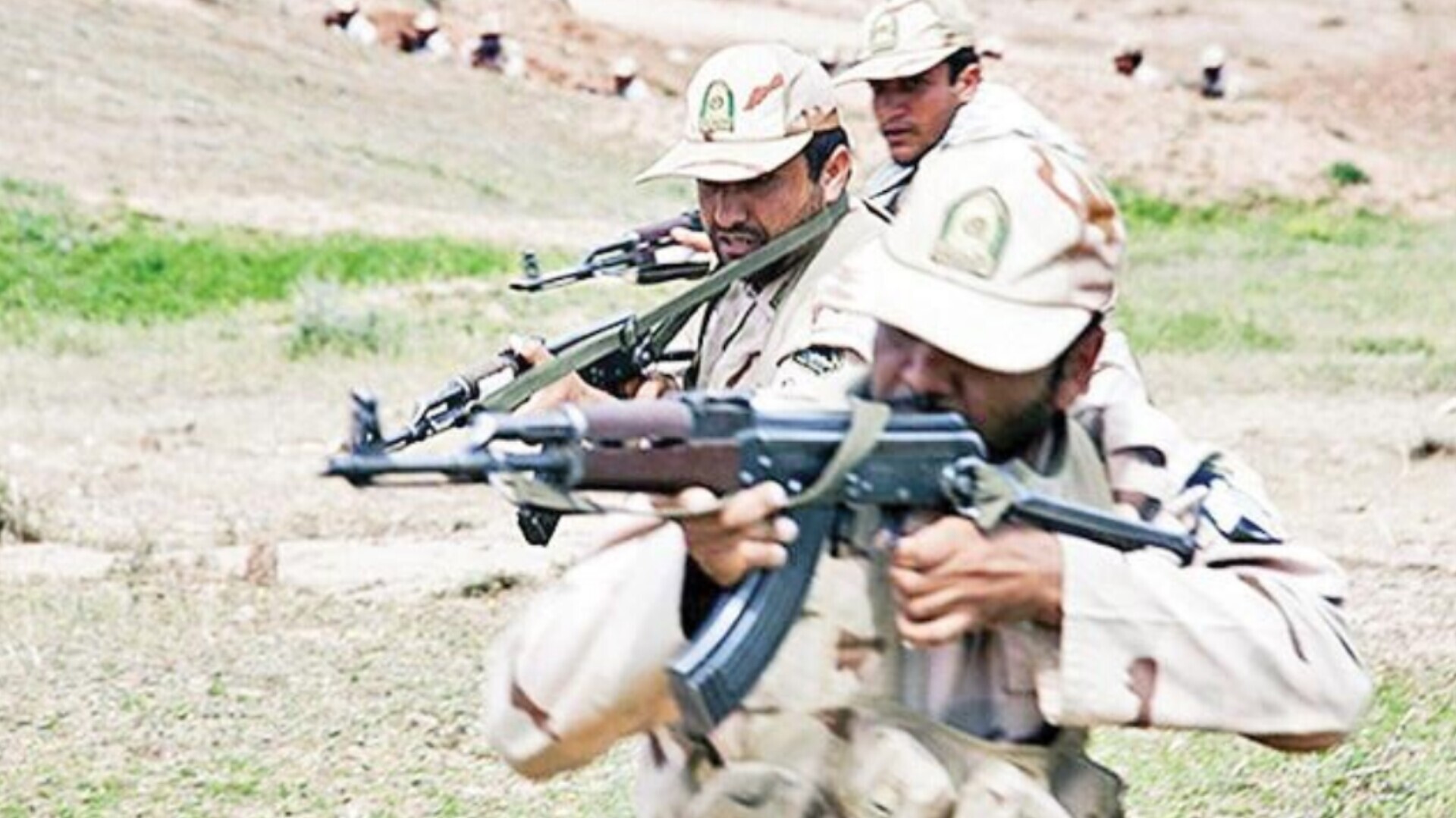 مرزبانی: درگیری مرزبانان با یک گروه تروریستی در نوار مرزی سراوان/ تروریستها پس از زخمی شدن چند تن از اعضای خود، با برجا گذاشتن تجهیزات از منطقه متواری شدند مرزبانی: درگیری مرزبانان با یک گروه تروریستی در نوار مرزی سراوان/ تروریستها پس از زخمی شدن چند تن از اعضای خود، با برجا گذاشتن تجهیزات از منطقه متواری شدند