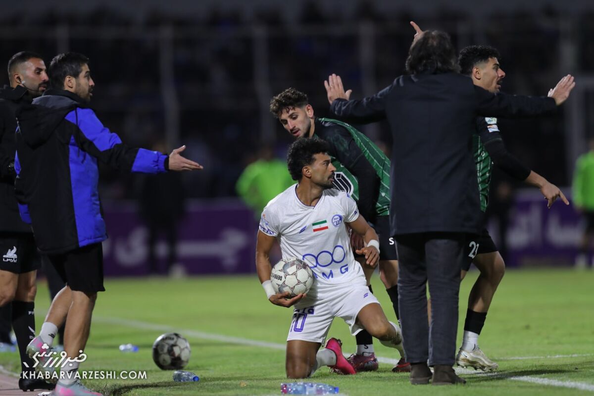 کارت استقلال هم برای رامین رضاییان سوخت!/ پایان فرصت، سلام به تراکتور یا فولاد؟ کارت استقلال هم برای رامین رضاییان سوخت!/ پایان فرصت، سلام به تراکتور یا فولاد؟