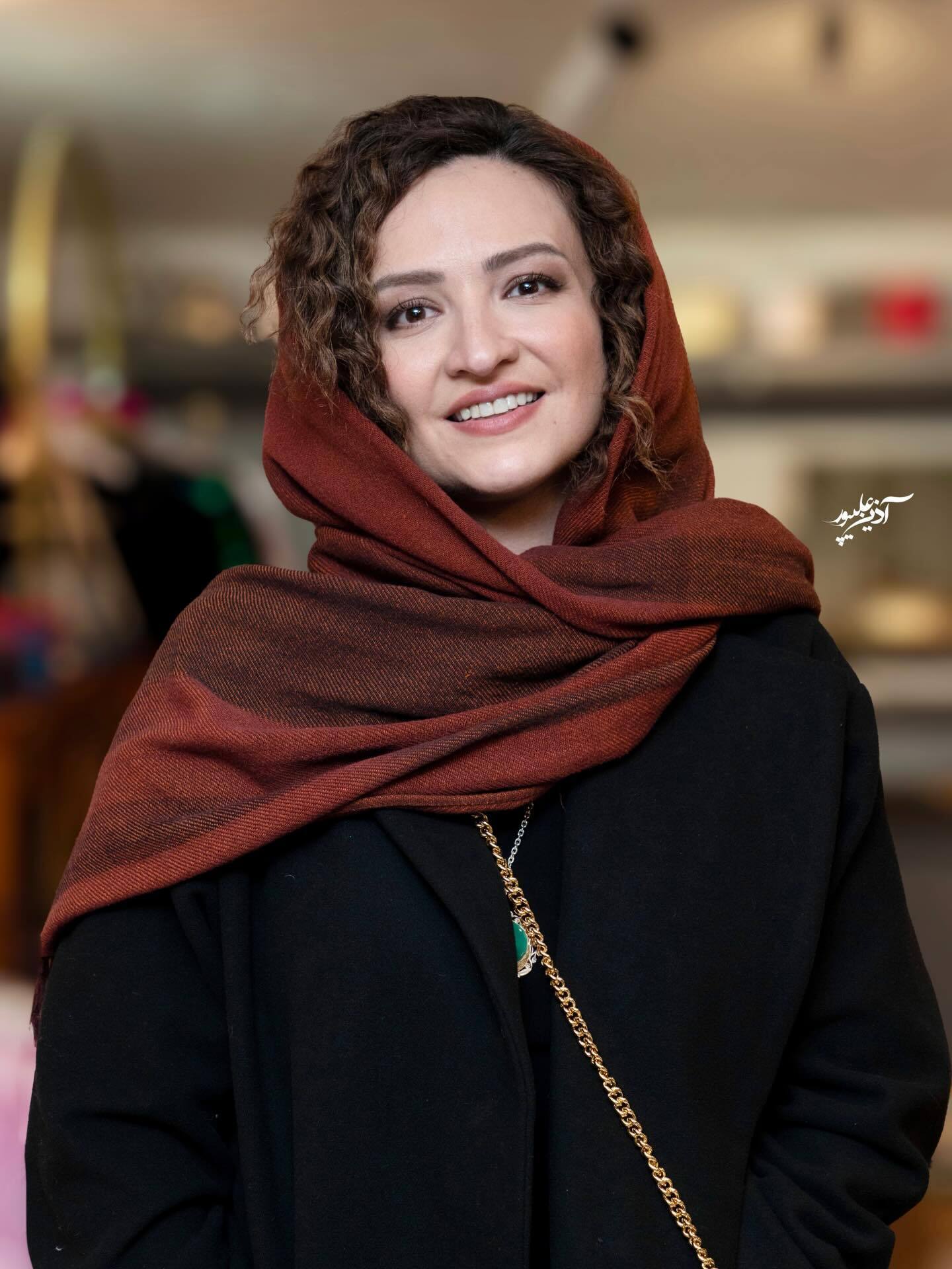 (عکس) گلاره عباسی با استایل خاص و گردنبند زمردین در رونمایی از کتاب شبنم مقدمی (عکس) گلاره عباسی با استایل خاص و گردنبند زمردین در رونمایی از کتاب شبنم مقدمی