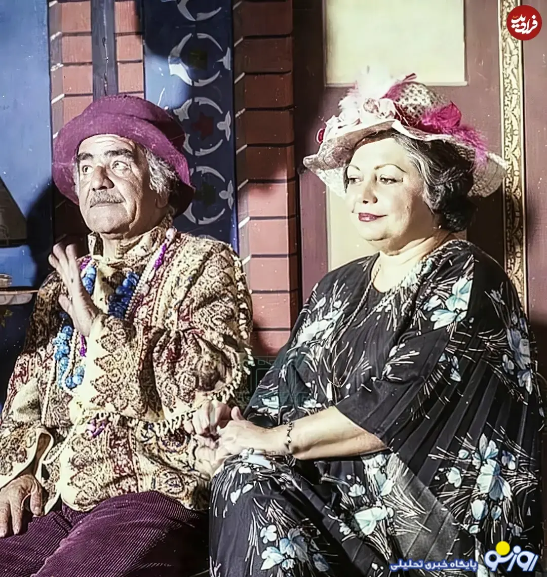 تصویری از حمیده خیرآبادی و نعمت الله گرجی در یک تئاتر