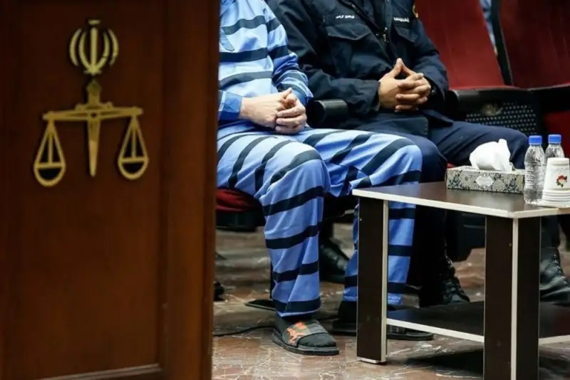 دو وزیر سابق پایشان به زندان باز شد