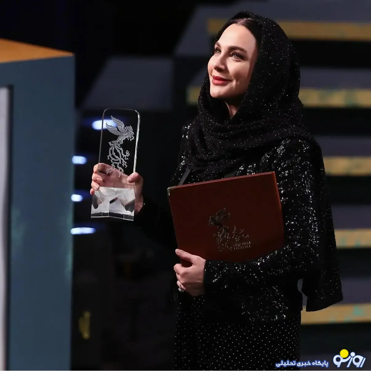 تصاویری از لاف فواخرجی بازیگر سوریهای برندهی سیمرغ بلورین بهترین بازیگر زن تصاویری از لاف فواخرجی بازیگر سوریهای برندهی سیمرغ بلورین بهترین بازیگر زن