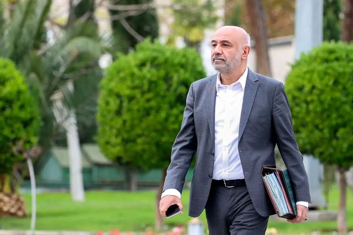 وزیر کار: از دی ماه معیار دهکبندی برای دریافت یا حذف یارانه، برداشته شده/ معیارهای جدید شامل داشتن واحد مسکونی ۵۰ میلیارد تومانی به بالا یا خودروی شخصی ۵ میلیارد تومانی به بالا و سطح درآمد تعیین شده است/ منطق بانک مرکزی برای شارژ کردن کالابرگ در نیمه ماه این است که واریز ۸۰ همت منابع در ابتدای ماه که حقوقها هم واریز میشود، تورمزا است وزیر کار: از دی ماه معیار دهکبندی برای دریافت یا حذف یارانه، برداشته شده/ معیارهای جدید شامل داشتن واحد مسکونی ۵۰ میلیارد تومانی به بالا یا خودروی شخصی ۵ میلیارد تومانی به بالا و سطح درآمد تعیین شده است/ منطق بانک مرکزی برای شارژ کردن کالابرگ در نیمه ماه این است که واریز ۸۰ همت منابع در ابتدای ماه که حقوقها هم واریز میشود، تورمزا است