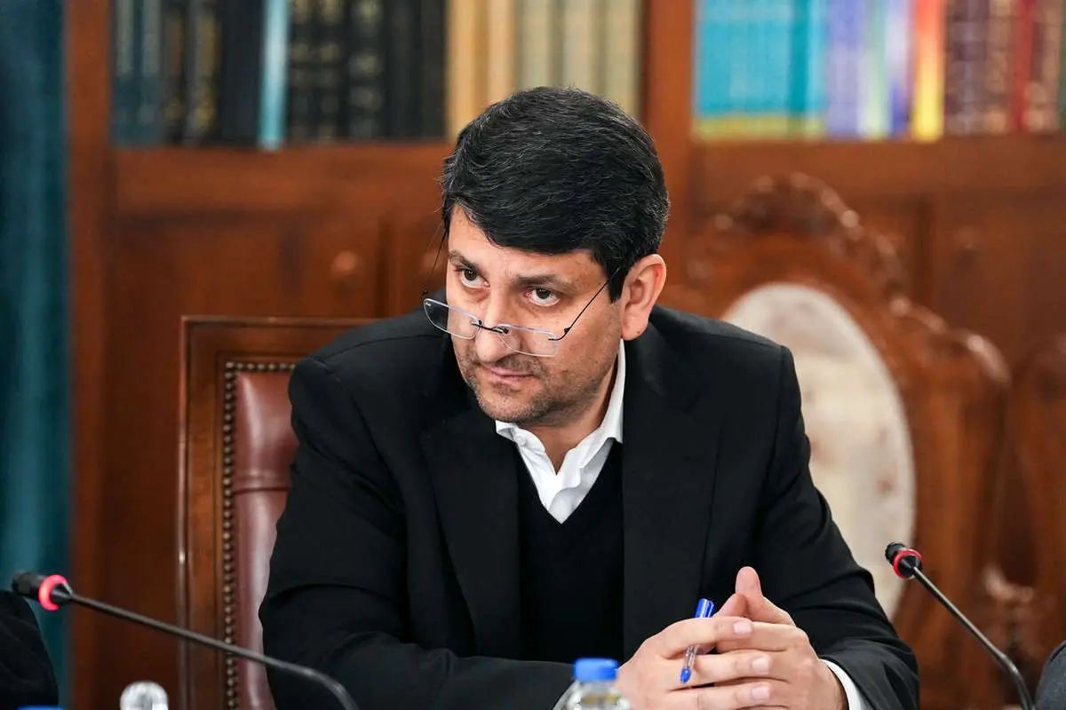 وزیر ارتباطات درباره ادعای بابک زنجانی درباره نصب وایرلس روی تاکسیها برای پخش اینترنت در سطح کشور: افراد میتوانند ادعایی در این باره داشته باشند؛ ما مسئولیتی نسبت به آن نداریم/ اینکه چه کسانی از این امکان استفاده کنند، طبیعتاً سازوکار بینالمللی دارد وزیر ارتباطات درباره ادعای بابک زنجانی درباره نصب وایرلس روی تاکسیها برای پخش اینترنت در سطح کشور: افراد میتوانند ادعایی در این باره داشته باشند؛ ما مسئولیتی نسبت به آن نداریم/ اینکه چه کسانی از این امکان استفاده کنند، طبیعتاً سازوکار بینالمللی دارد