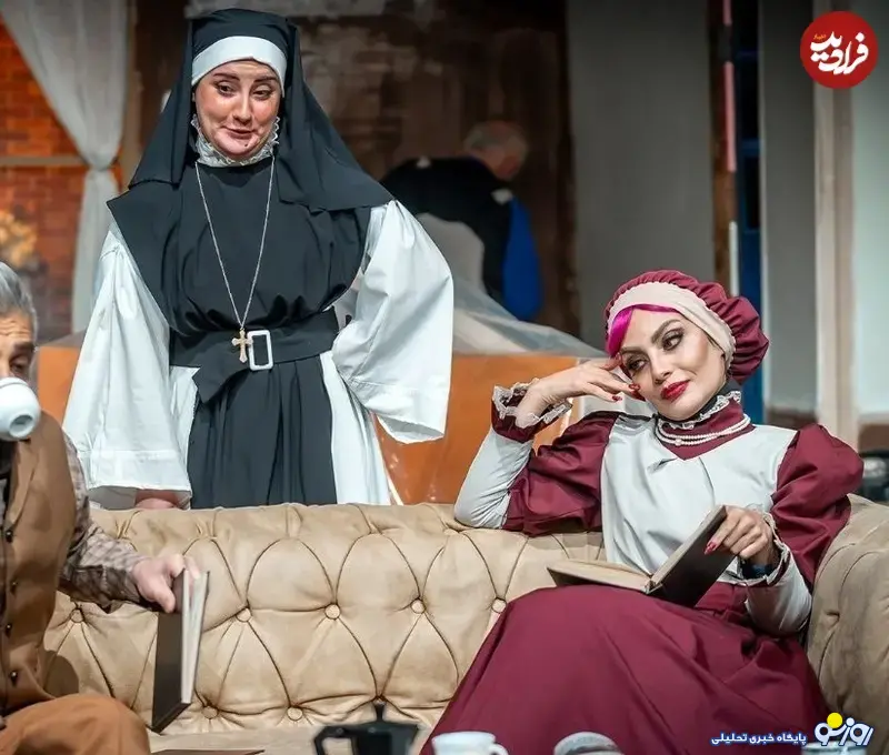 تصویری از بازیگر سریال سوجان در یک تئاتر در کنار «صحرا اسداللهی»