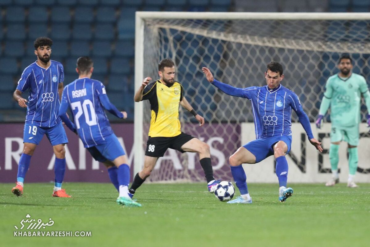 حواشی عجیب حذف استقلال؛ وعده ۴ هزار دلاری آب رفت، تمرکز استقلال هم نصف شد حواشی عجیب حذف استقلال؛ وعده ۴ هزار دلاری آب رفت، تمرکز استقلال هم نصف شد