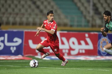 درگیری علیپور پس از باخت پرسپولیس؛ تو حرف مفت میزنی! درگیری علیپور پس از باخت پرسپولیس؛ تو حرف مفت میزنی!