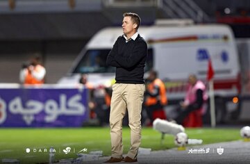 اوسمار در آسانه جدایی از پرسپولیس اوسمار در آسانه جدایی از پرسپولیس