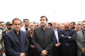 عکس | وزیر ورزش در مراسم تشییع اسطوره ملوان