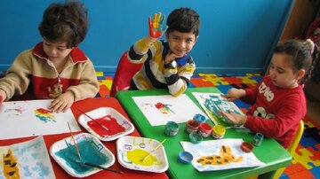 مربیان مهدکودک ما فوق‌لیسانس‌اند؛ برای ناهار بچه‌ها برنج ایرانی می‌پزیم؛فن بیان هم یاد می‌دهیم/ با این خدمات ماهی۲۰ میلیون تومان شهریه اصلا زیاد نیست!