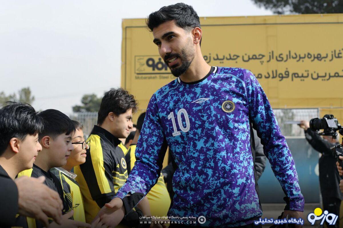 خرید جدید کارتال قبلا هم لباس پرسپولیس را پوشیده بود