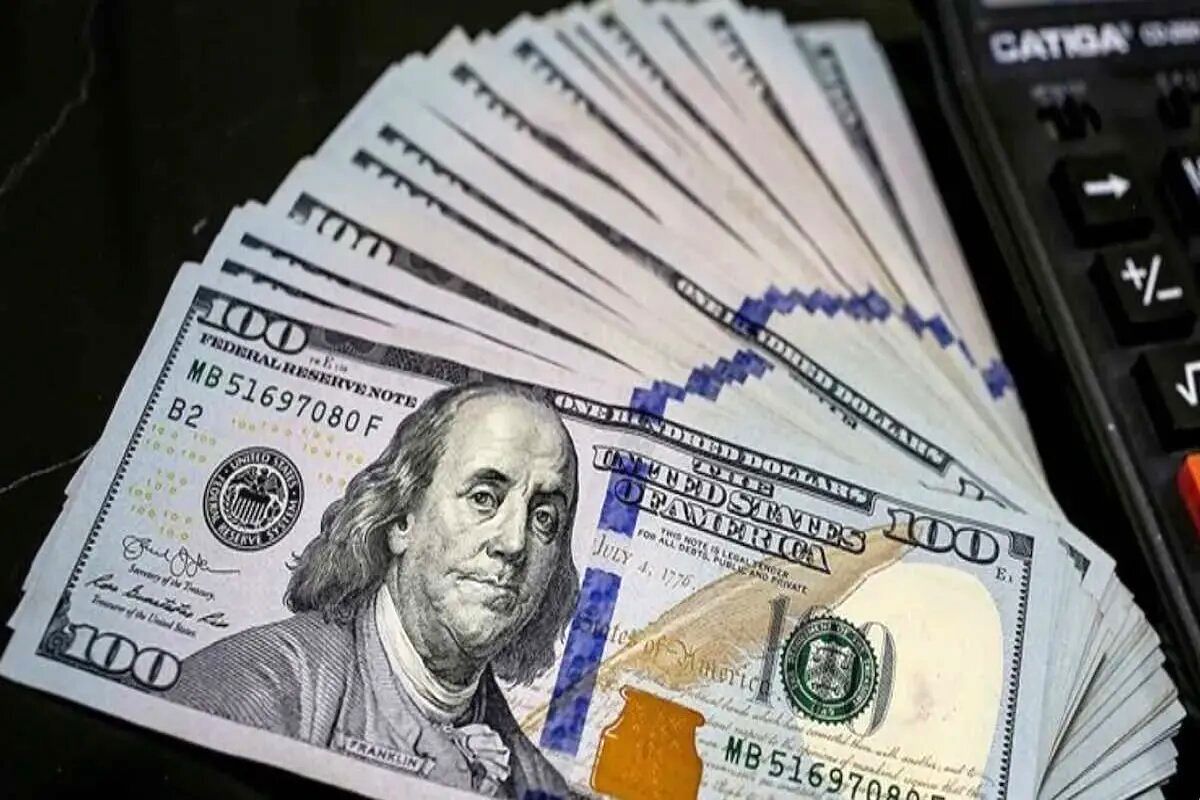 آینده قیمت دلار در سال ۱۴۰۴؛ ریزش تاریخی ۱۳۶۷ تکرار می‌شود؟