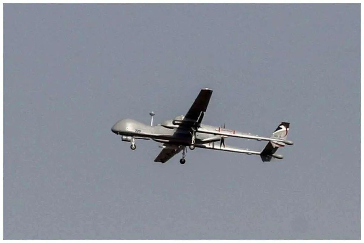 گاردین: انجام مخربترین حمله پهپادی اوکراین به روسیه از ابتدای جنگ/ کییف در این تهاجم، بیش از ۴۰ هواپیمای جنگی را در هزاران کیلومتر دورتر از قلمرو خود، هدف قرار داده گاردین: انجام مخربترین حمله پهپادی اوکراین به روسیه از ابتدای جنگ/ کییف در این تهاجم، بیش از ۴۰ هواپیمای جنگی را در هزاران کیلومتر دورتر از قلمرو خود، هدف قرار داده