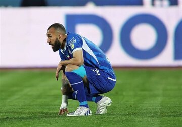 منهدم شدن خط دفاع استقلال! منهدم شدن خط دفاع استقلال!