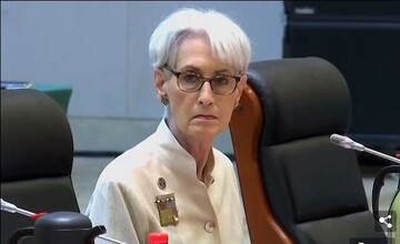 شرمن:اگر تاسیسات هسته‌ای ایران بمباران هم شود؛آن‌ها بازهم مخفیانه ادامه می‌دهند/فوق‌محافظه‌کاران برنامه تسلیحاتی را دنبال می‌کنند