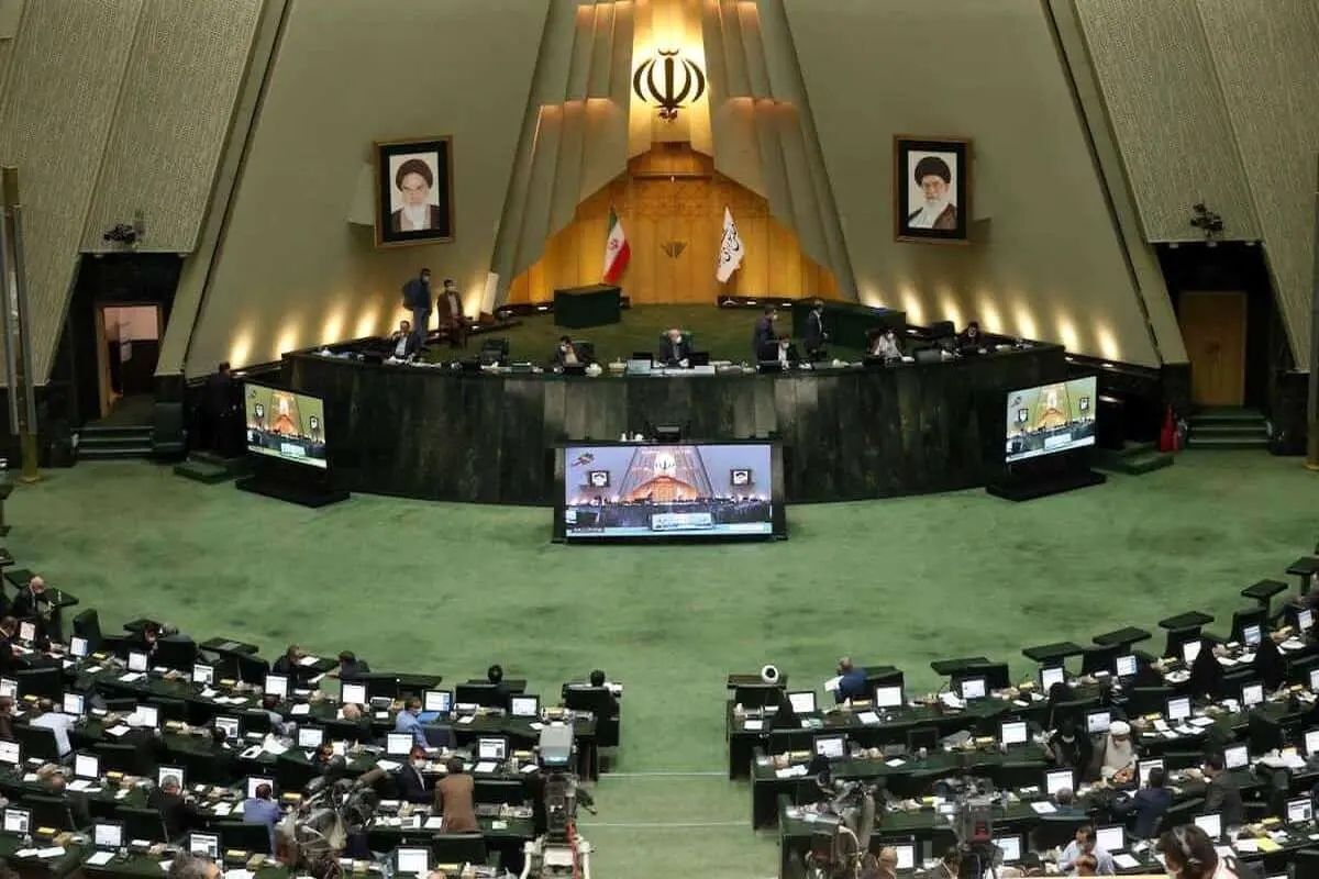 طرح تعلیق همکاریهای ایران با آژانس در مجلس تصویب شد طرح تعلیق همکاریهای ایران با آژانس در مجلس تصویب شد