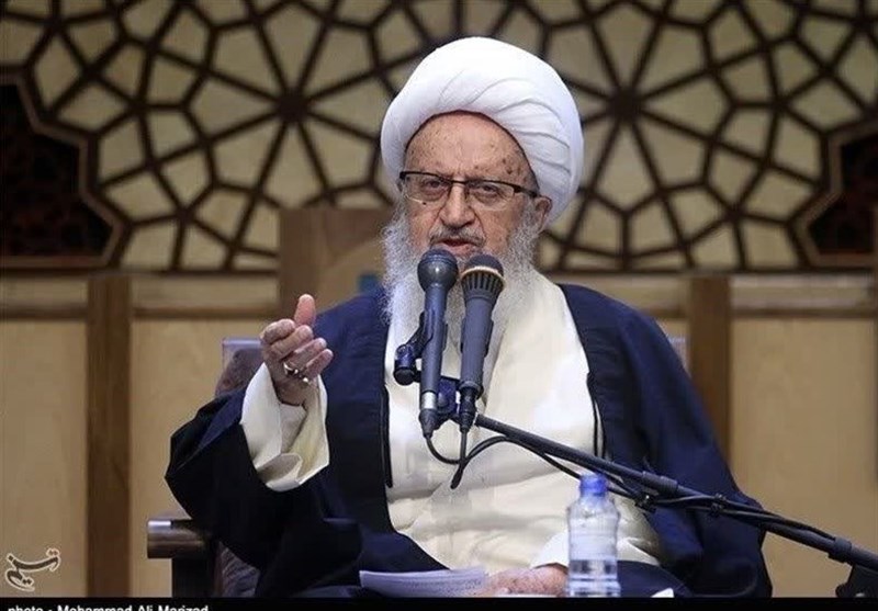 فتوای محاربه آیت‌الله مکارم‌شیرازی‌ برای تهدیدکنندگان رهبر انقلاب