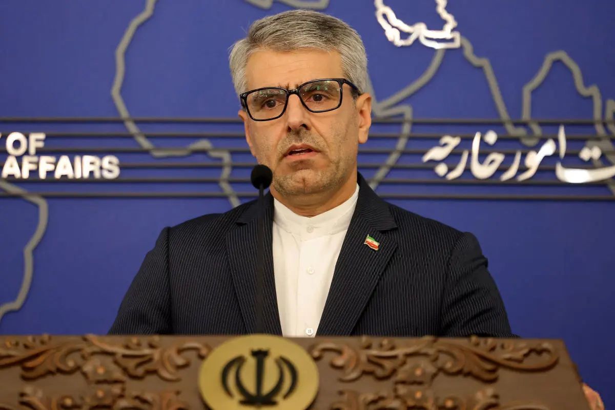 سخنگوی وزارت خارجه: تعیین زمان و مکان برای مذاکراه با آمریکا کذب است/ شایعات اخیر درباره مذاکرات، بخشی از «جنگ روانی» و تلاش برای «التهاب‌زایی» از سوی دشمن است/ به همسایگان هشدار می‌دهیم که مراقب سوءاستفاده دشمنان باشند