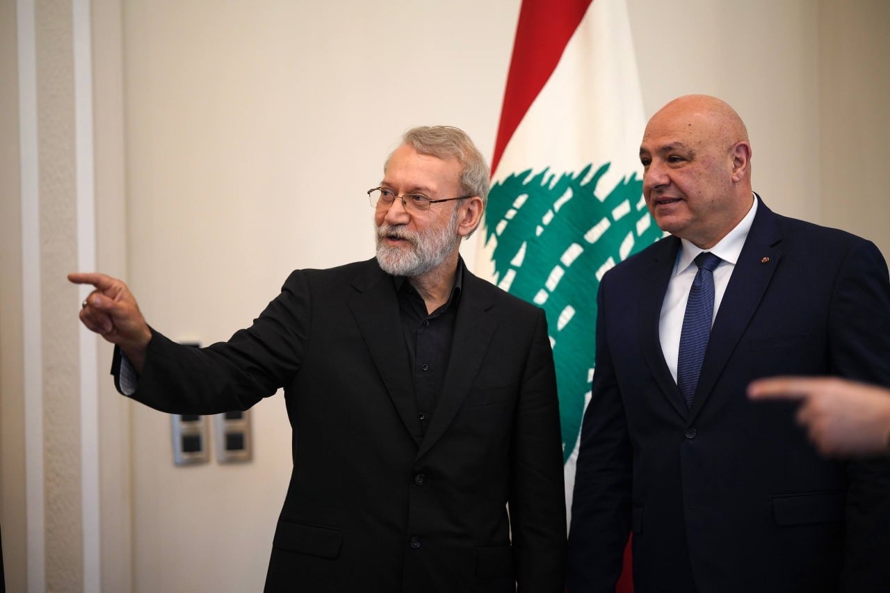 رئیس جمهور لبنان در دیدار با علی لاریجانی: گفتمان اخیر برخی از مقامات ایران در قبال لبنان، کمک کننده نیست / دوستی‌ای که می‌خواهیم بین لبنان و ایران برقرار شود، نباید از طریق یک بخش از لبنانی‌ها باشد، بلکه باید با همه لبنانی‌ها باشد / هیچ طرفی بدون هیچ استثنایی مجاز به حمل سلاح و تکیه بر قدرت‌های خارجی نیست