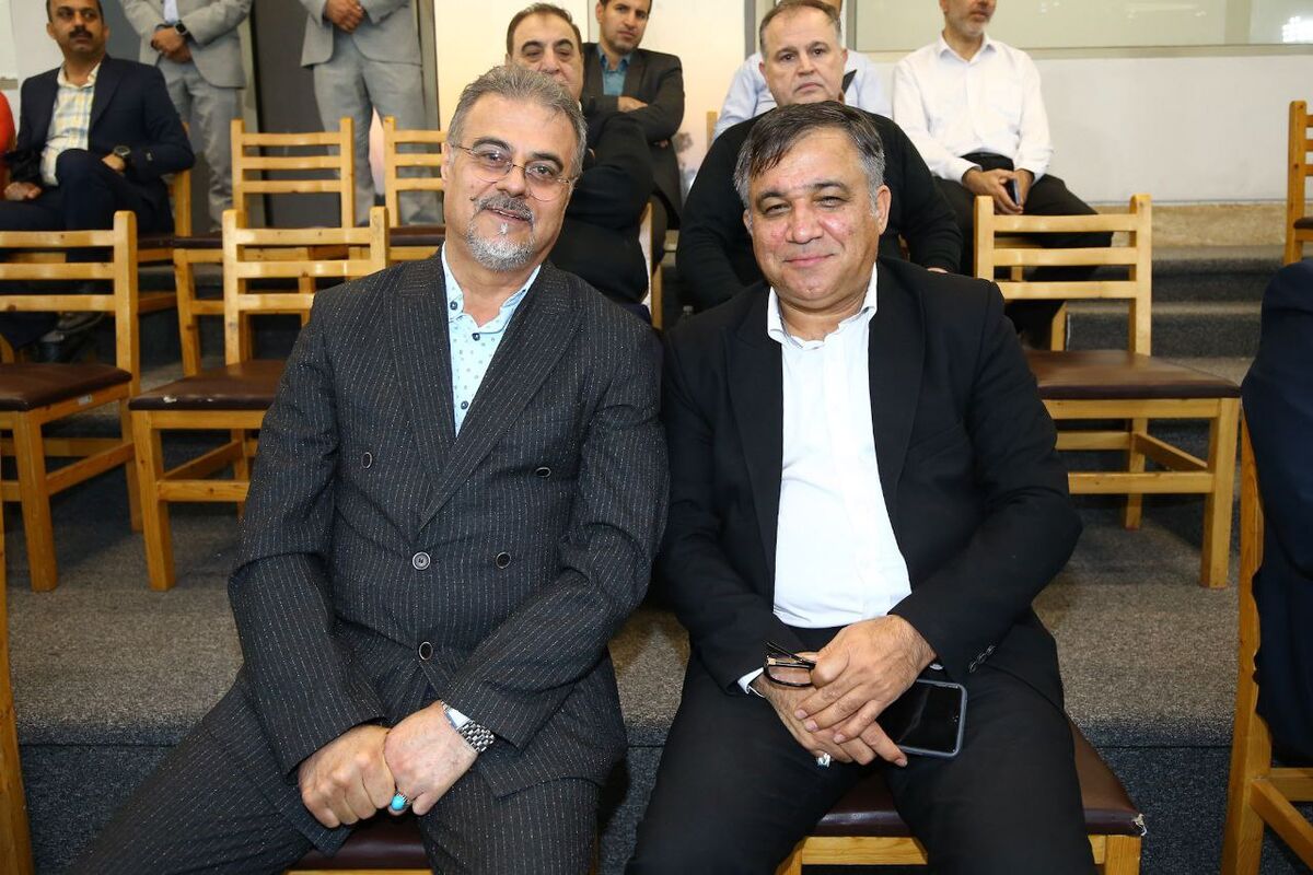 مدیر استقلال به دلسوزی هواداران هم دهان‌کجی کرد/ آقایان چرا با روح و روان طرفداران بازی می‌کنید!؟/ کارمندان باشگاه بهتر برای تیم یارگیری می‌کردند