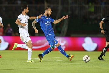 عکس | تتوی تاج ۲ ستاره روی پای کاپیتان استقلال عکس | تتوی تاج ۲ ستاره روی پای کاپیتان استقلال