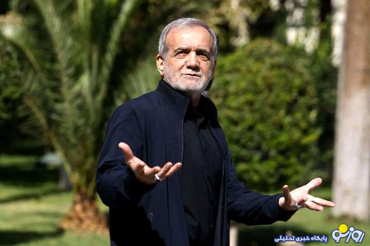 پزشکیان کارنامه اش را در دست راستش گرفته یا در دست چپش؟