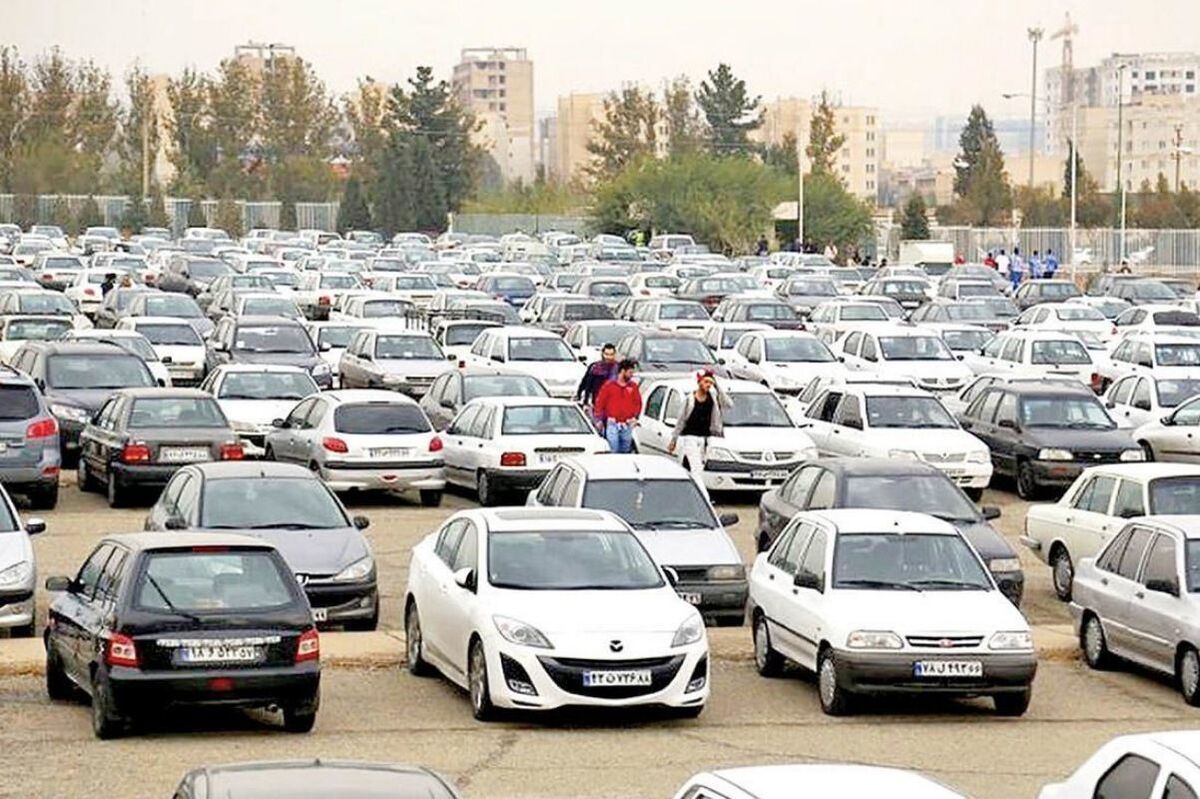 بازار خودرو به افزایش نرخ دلار واکنشی نشان نداد/ ماجرا چیست؟