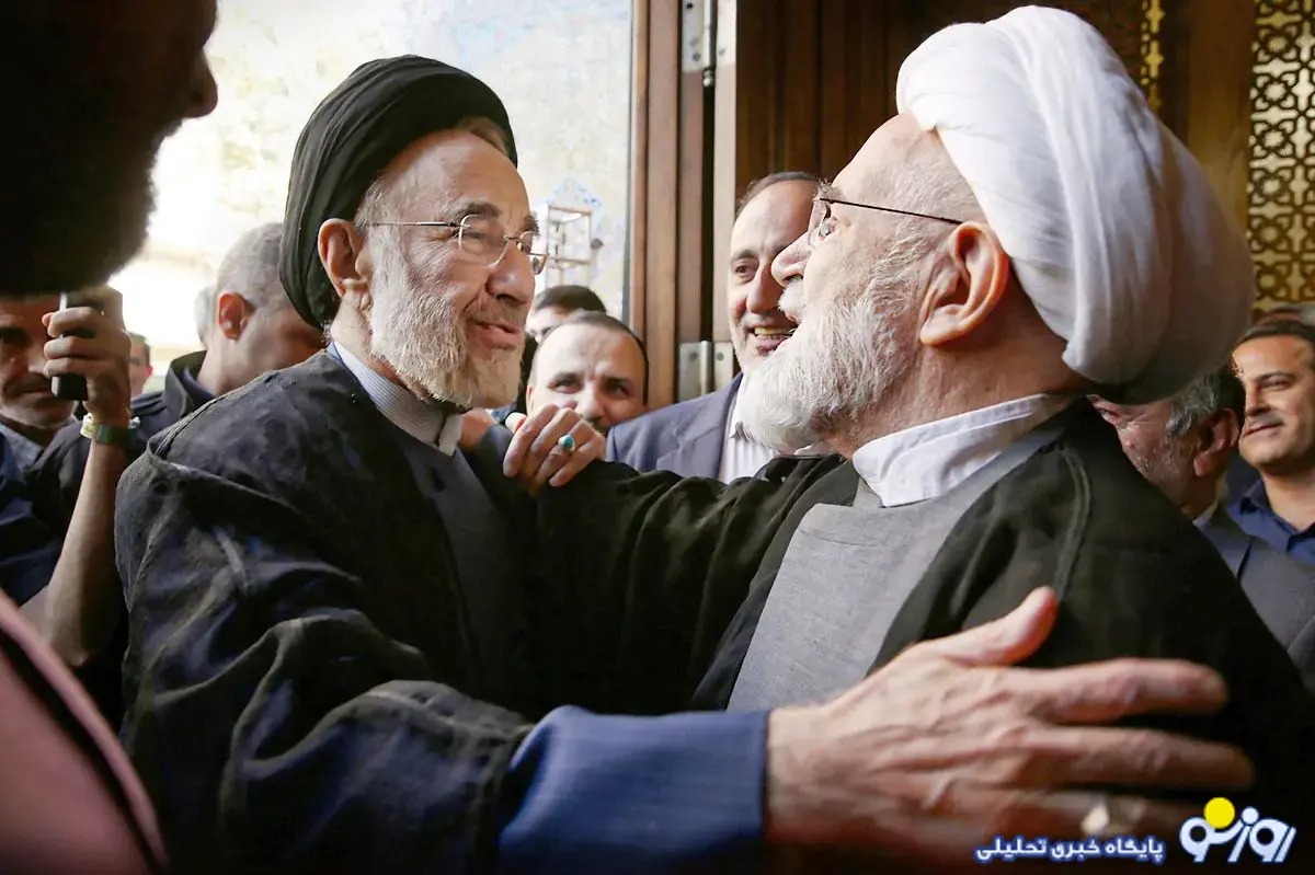 دیدار کروبی و خاتمی بعد از ۱۵ سال در فضایی عمومی دیدار کروبی و خاتمی بعد از ۱۵ سال در فضایی عمومی