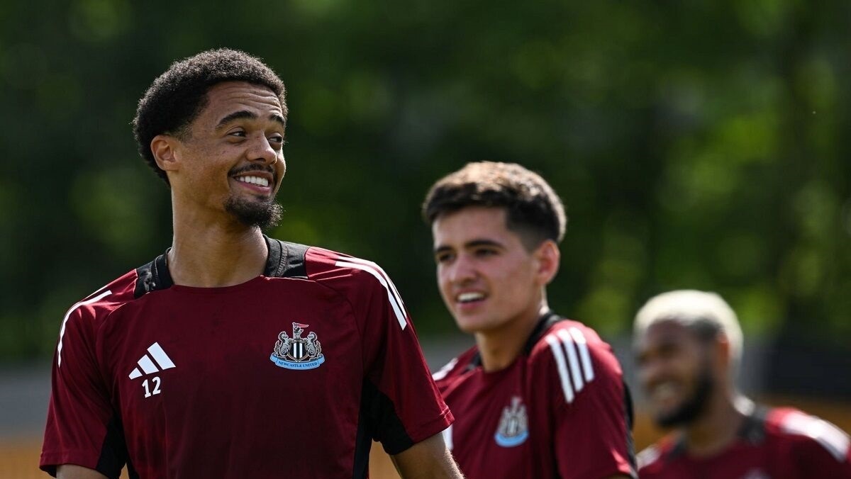 هاشمیان دستبهکار شد؛ لوئیس به جمع سرخپوشان اضافه میشود هاشمیان دستبهکار شد؛ لوئیس به جمع سرخپوشان اضافه میشود