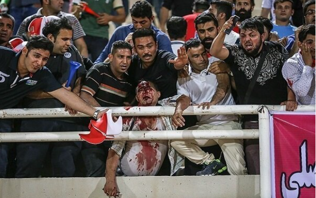 اتفاق جدید در باشگاه فرهنگی ورزشی پرسپولیس؛ هوادار زیر مشت و لگد! اتفاق جدید در باشگاه فرهنگی ورزشی پرسپولیس؛ هوادار زیر مشت و لگد!