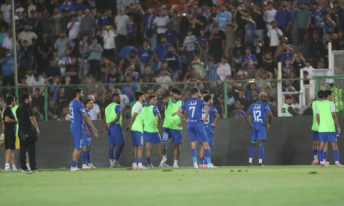 جریمه مالی برای بازیکنان استقلال و سپاهان؛ حق قانونی یا حربهای تبلیغاتی؟ جریمه مالی برای بازیکنان استقلال و سپاهان؛ حق قانونی یا حربهای تبلیغاتی؟