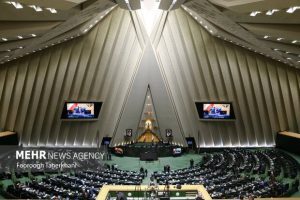 آذرمنصوری به آلزایمر سیاسی مبتلا گشت!