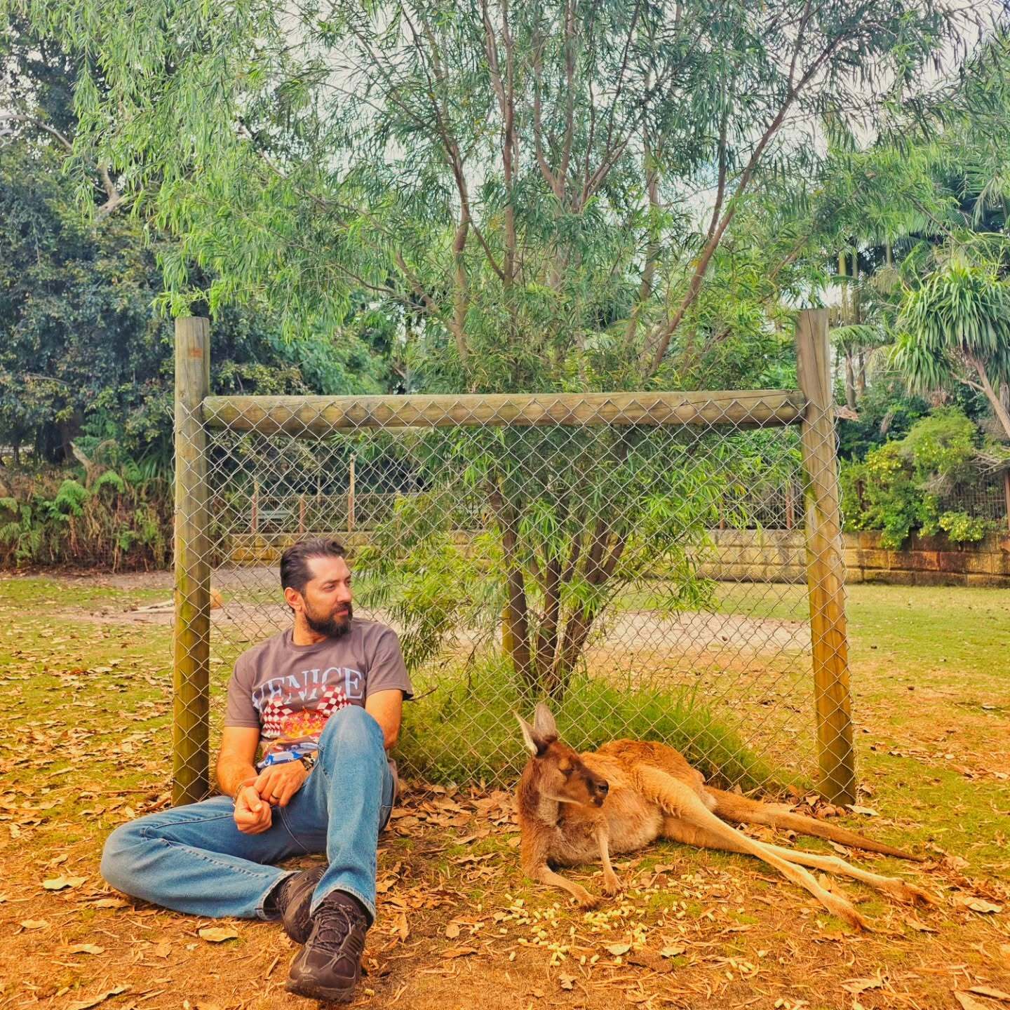 ژست جالب بهرام رادان ژست جالب بهرام رادان