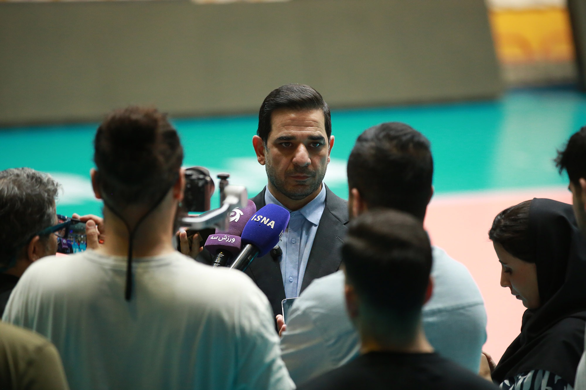 پدیده عجیب نوع مواجهه مدیران و مربیان با انتقادها؛ باج به دوستان، اتهام باج‌خواهی به منتقدان