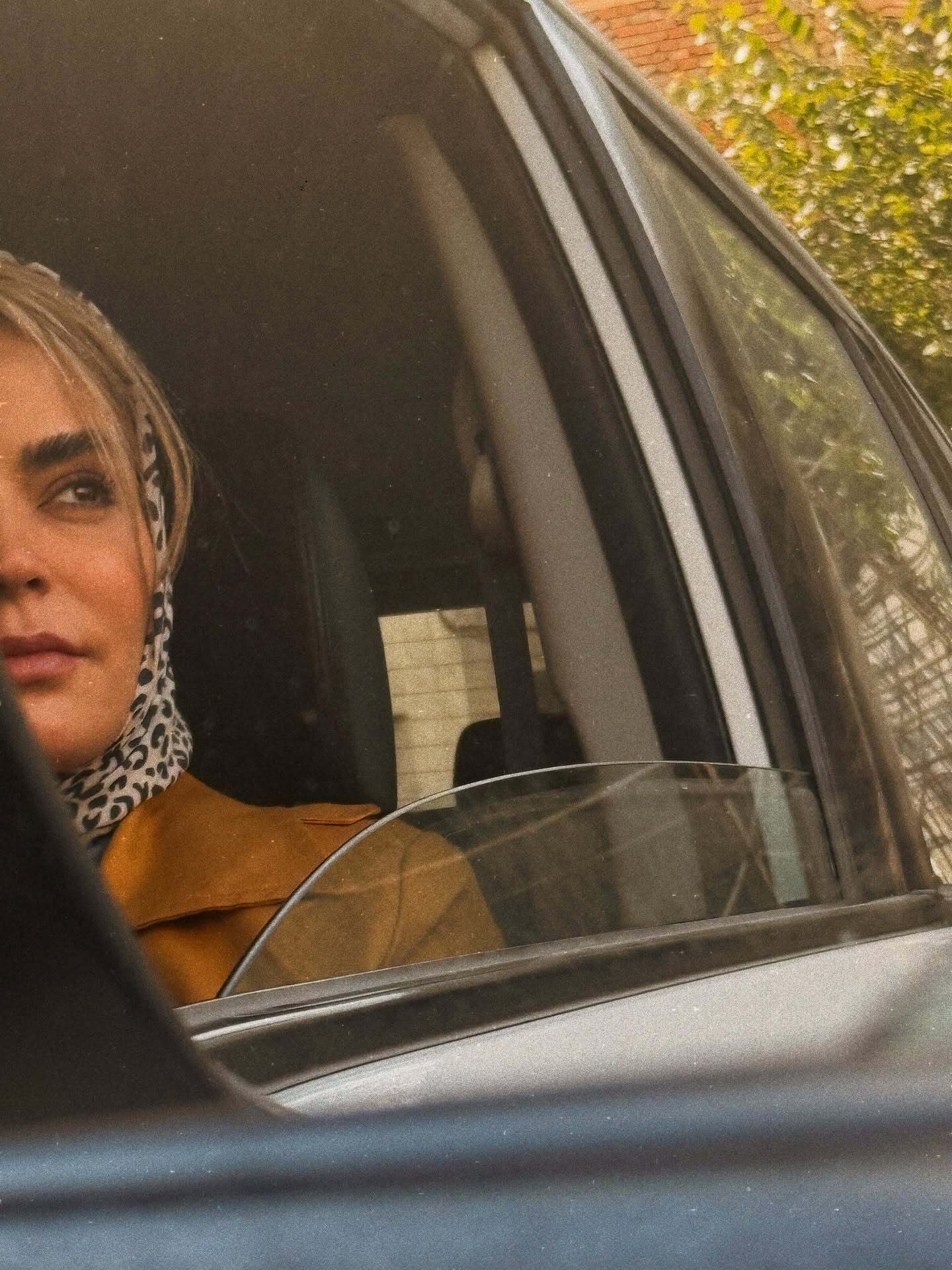 سپیده خداوردی در خودرو میلیاردی اش